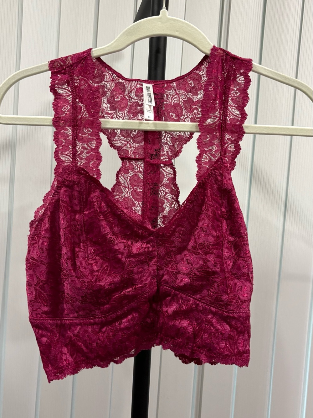 Zenana Lace Racerback Bralette/brami in Berry